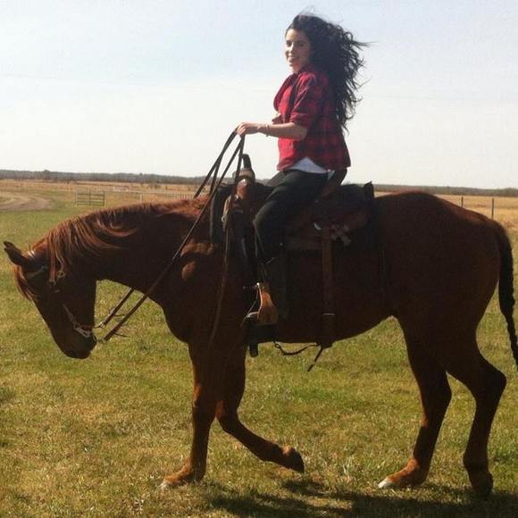 Meet your Posher, Justine - Picture 1 of 1